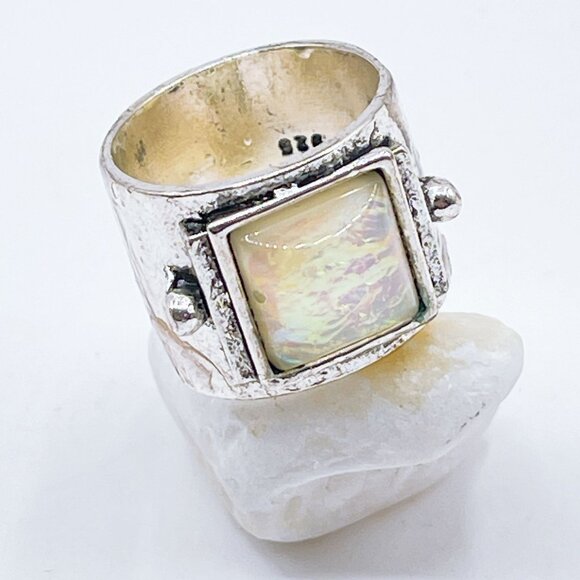 Vintage 925 Sterling Silver Ring With Iridescent Mother Of Pearl Square Gemstone - Picture 2 of 8